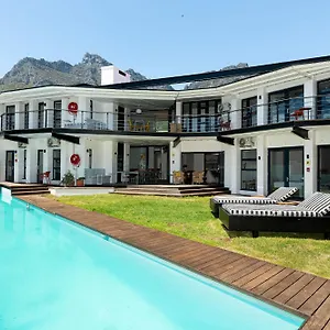 Gasthof Neighbourgood 1st Crescent Camps Bay, Kapstadt